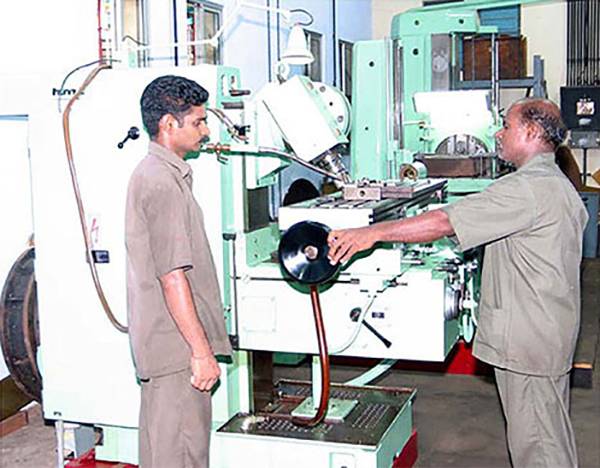 Universal Milling Machine
